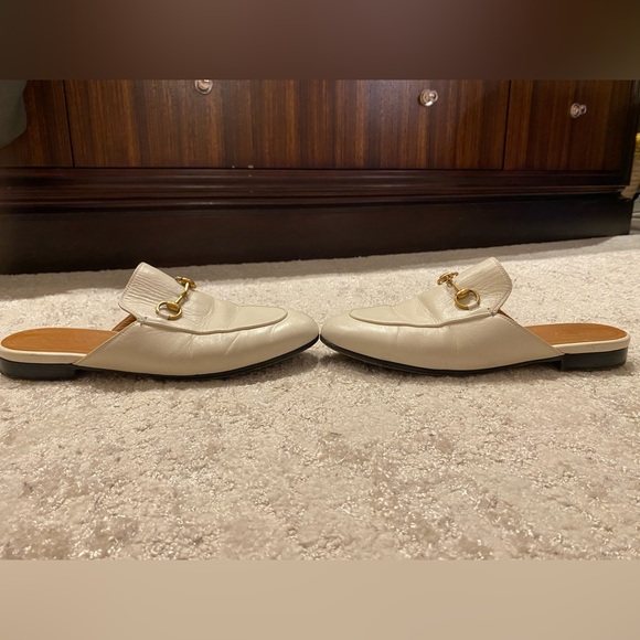 Gucci flats white with gold buckle - Picture 1 of 4